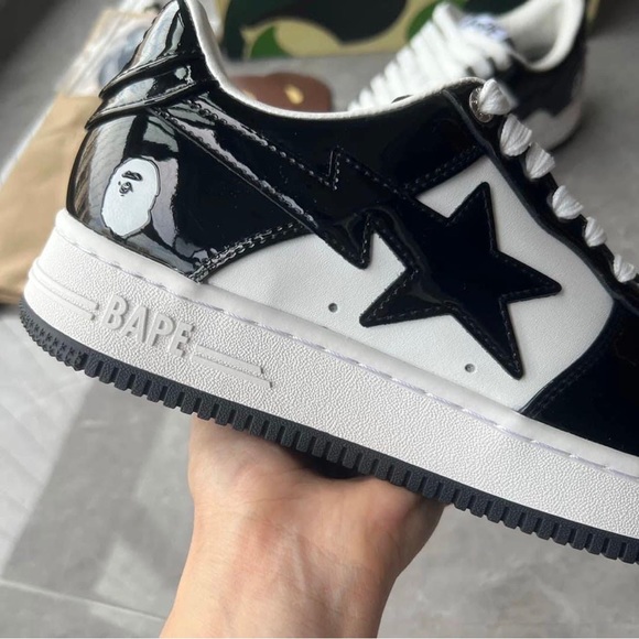 Bape Sneakers And Apparel - Picture 6 of 9